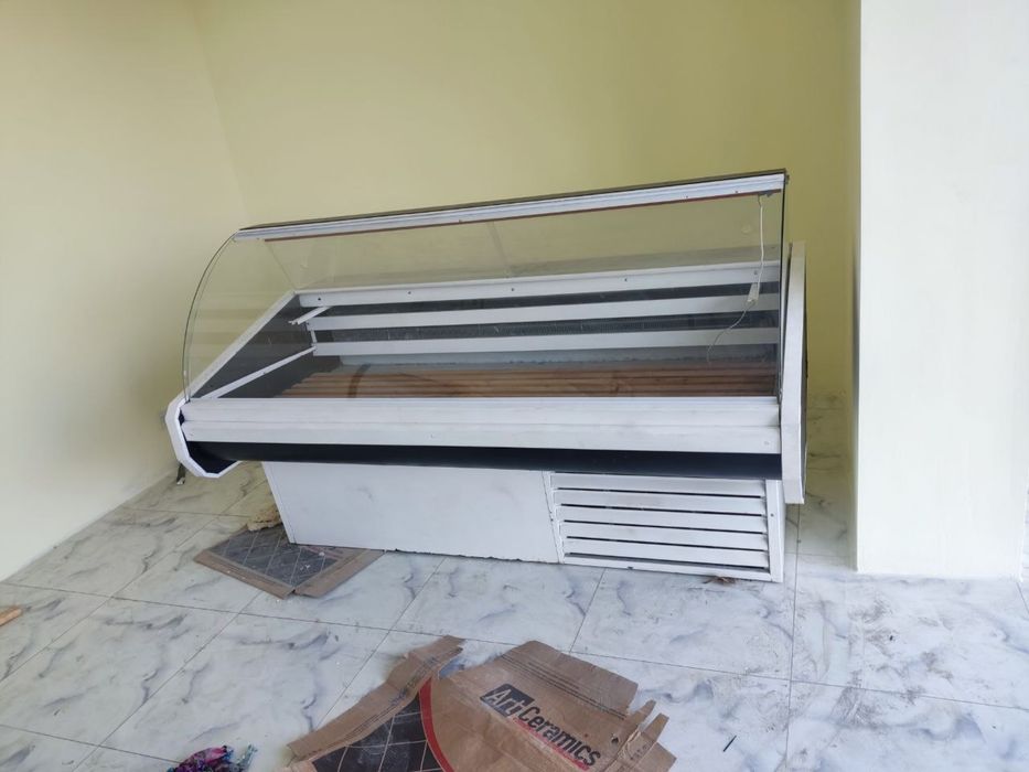 Vitrina xolodilnik sotiladi!!