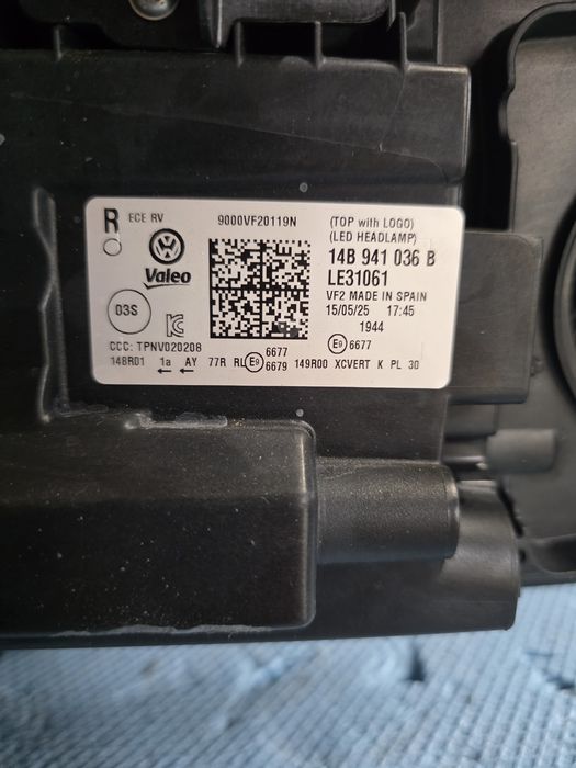 Vw id7 десен фар IQ.LIGHT