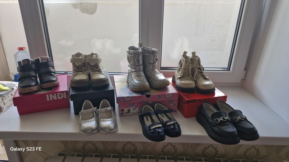 Детская обувь все по 700