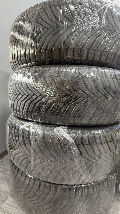 Продаю все сезонный комплект резины MICHELIN Cross Climate 2