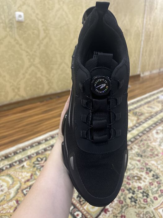 Мужские кроссовки