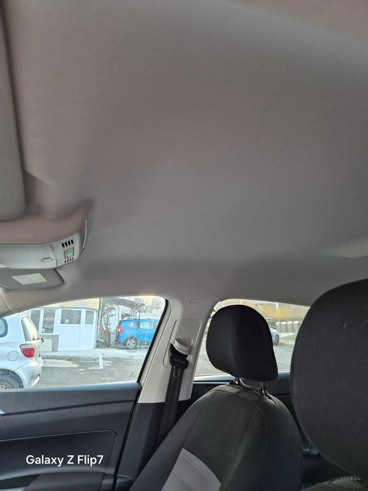 Продавам лек автомобил WV Taigo 1.5