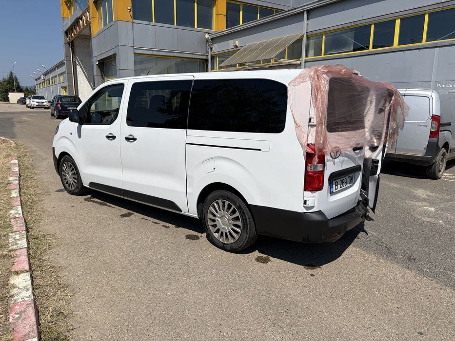 Toyota Proace verso 2024 avariat