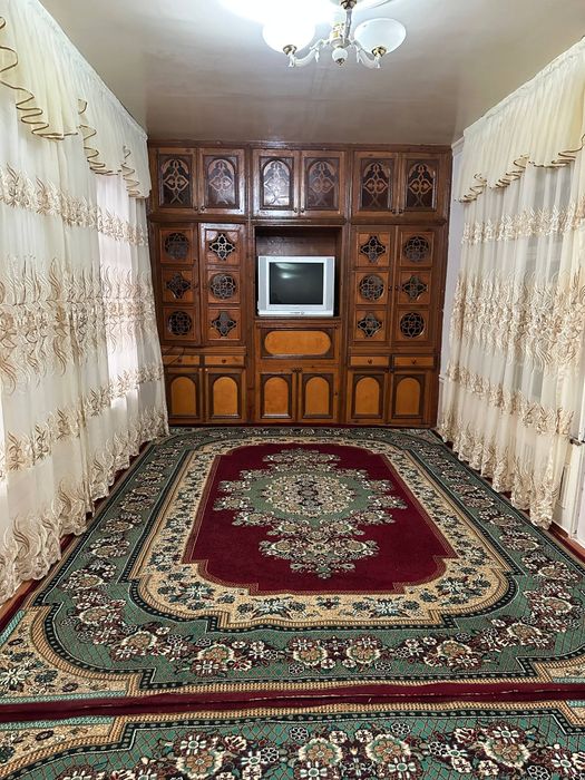 Катта ховли ижарага берилади