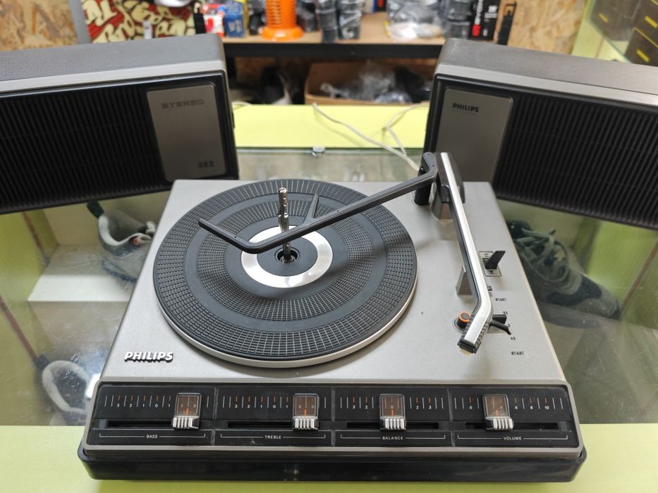 Грамофон Philips Stereo 382