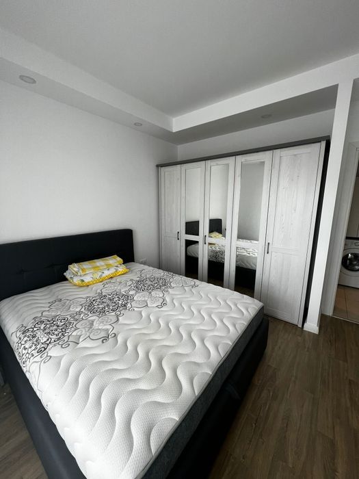 De Închiriat Apartament 3 camere in Cosmopolis