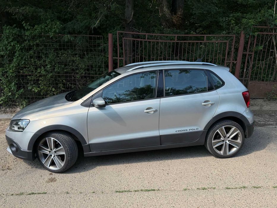 VOLKSWAGEN Polo 2011 — imagine 3