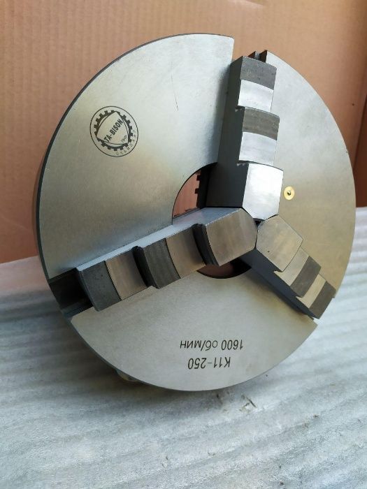 Токарный патрон 3х кулачковый К11- 250мм  с гарантией 12месяцев.