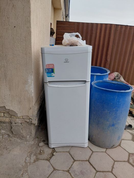 Холодилник Индезит