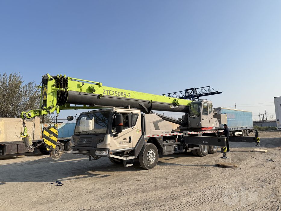 Zoomlion 25T A 2024 yil