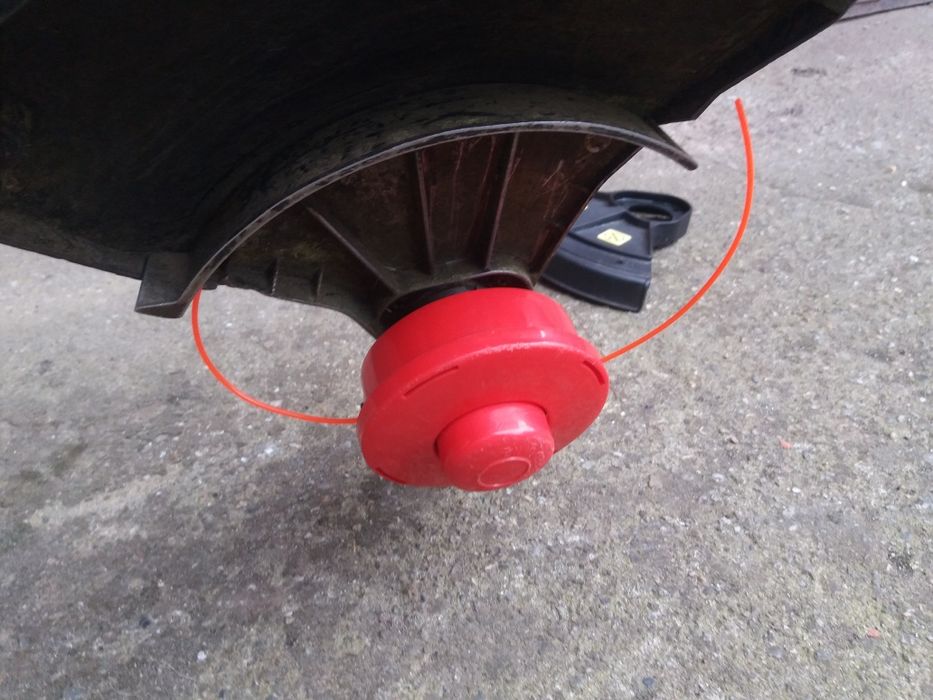 Motocoasa pe benzina nou si folosit