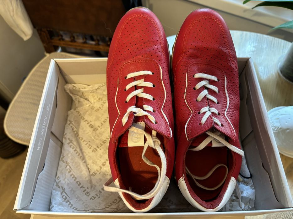 Продам кроссовки  Tamaris, 38 р
