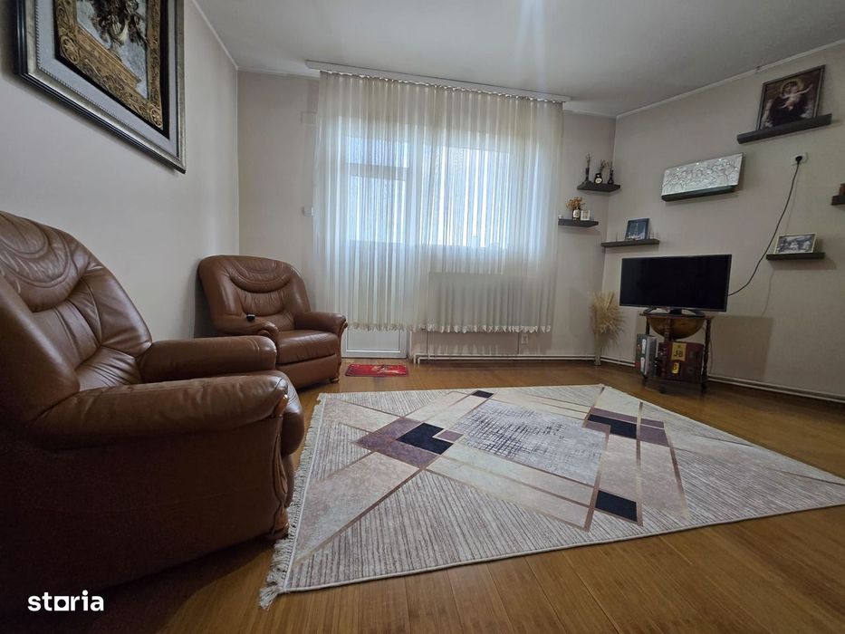 De vanzare-Vila spatioasa cu gradina si foisor-oaza de liniste