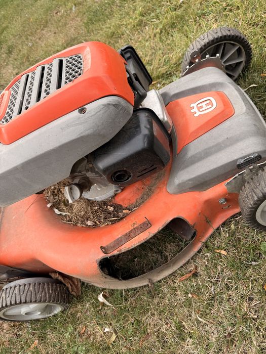 Masina tuns gazon husqvarna lc356v