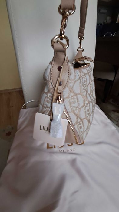 ЧИСТО Нова !!  Liu JO