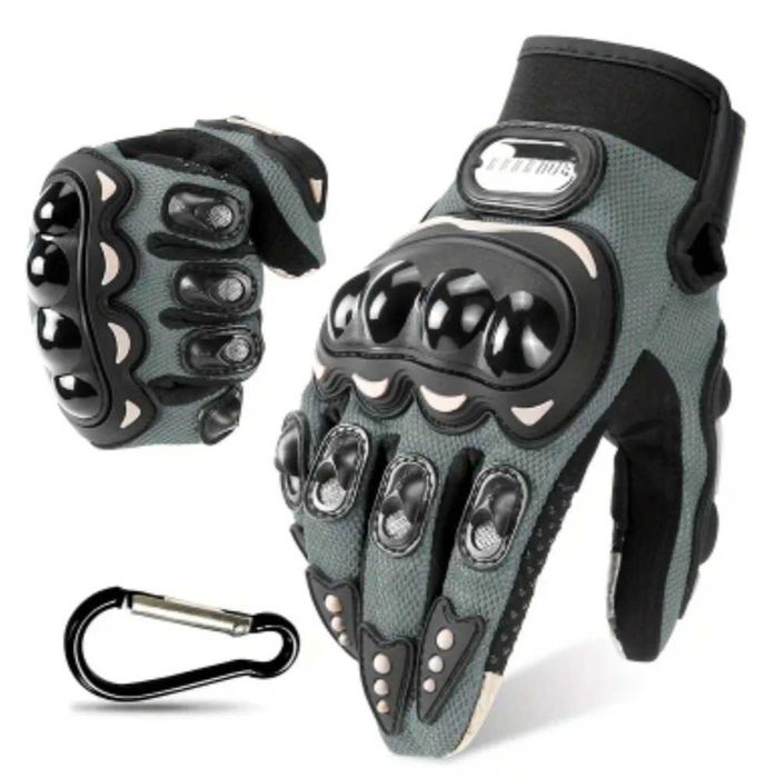 Атрактивни каска и ръкавици за мотокрос, крос