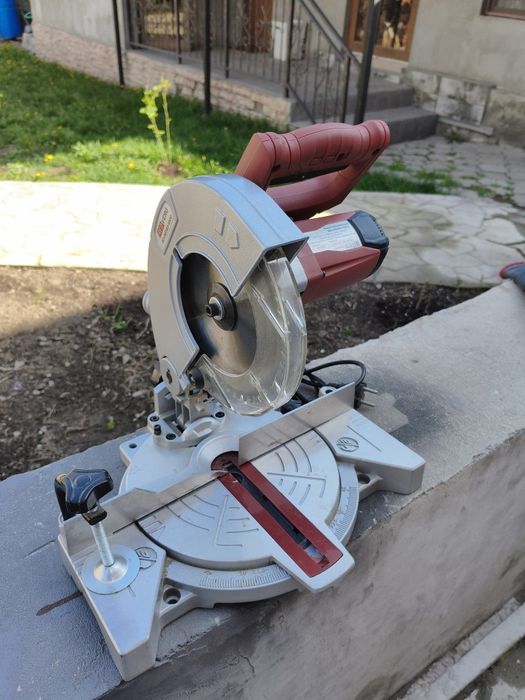 Пила торцовочная. Торцовка. Redverg, 190мм