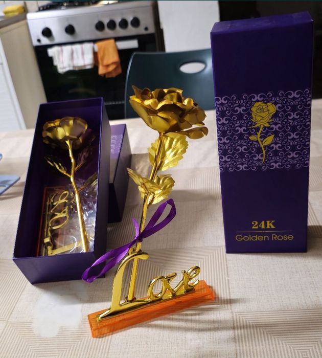 Trandafiri Suflați cu Aur 24 K , Super Cadou de Valentines Day !!!