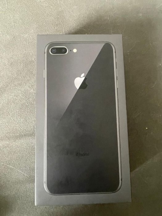 Продам iPhone 8+