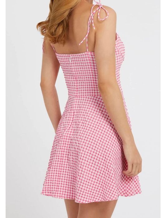 Рокля на Guess …