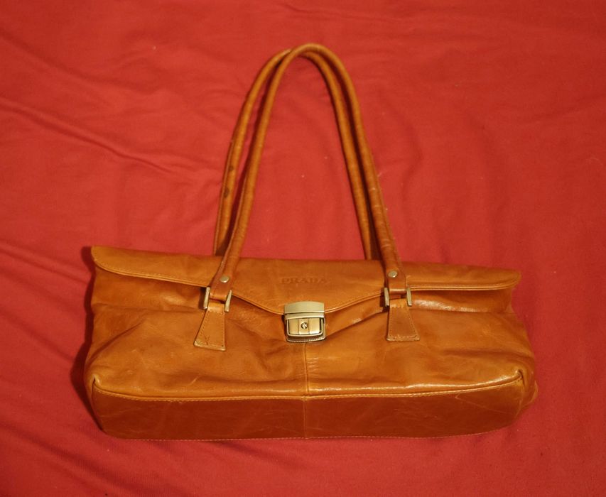 Geanta PRADA eleganta