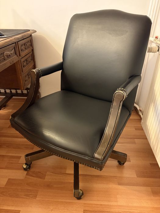 Scaun birou directorial , vintage , piele
