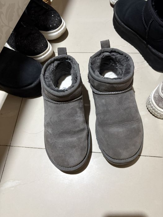 UGG gri originale
