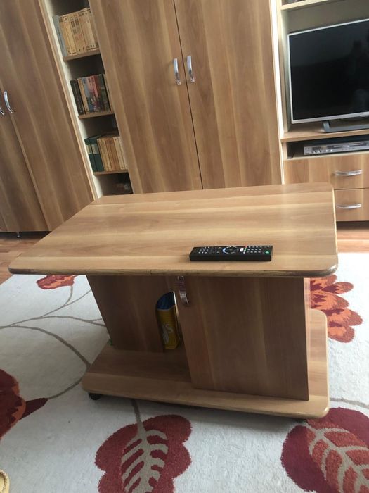 Vând comodă + măsuță cafea