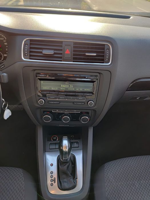 Vw Jetta 1.6 euro 5 an 2013 automată