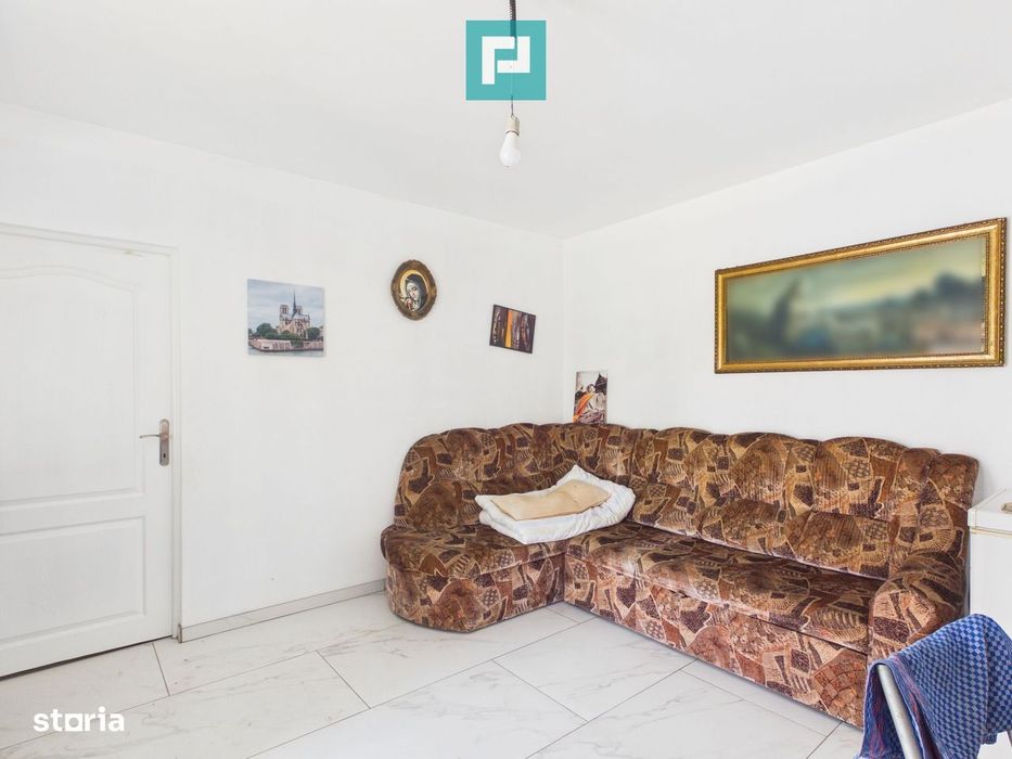 Casă 225 mp cu teren 1.482 mp în Leș