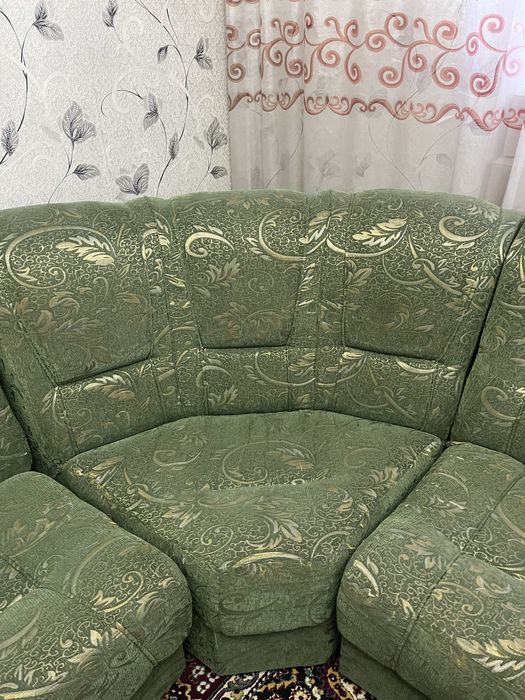 Угловой диван для гостиной
