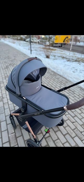 Продам Коляску  в хорошем состоянии