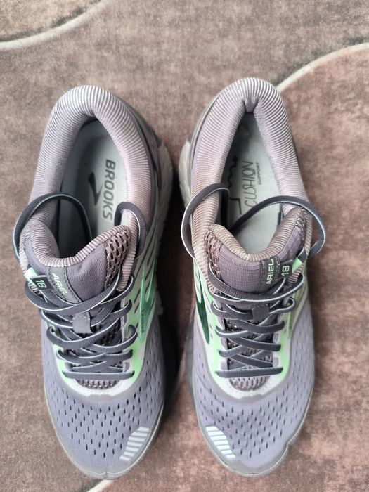 Brooks номер 45,5 мъжки маратонки