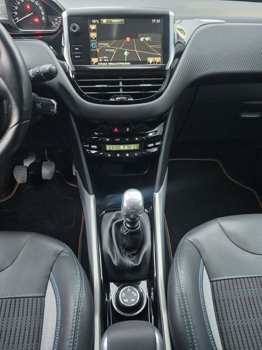 Peugeot 2008 1,2 i Anul 2016/(5.600Euro)6...214000 Km