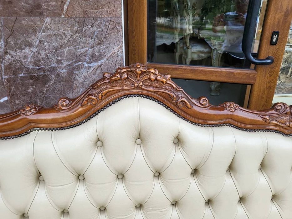 Невероятно красива барокова холна гарнитура