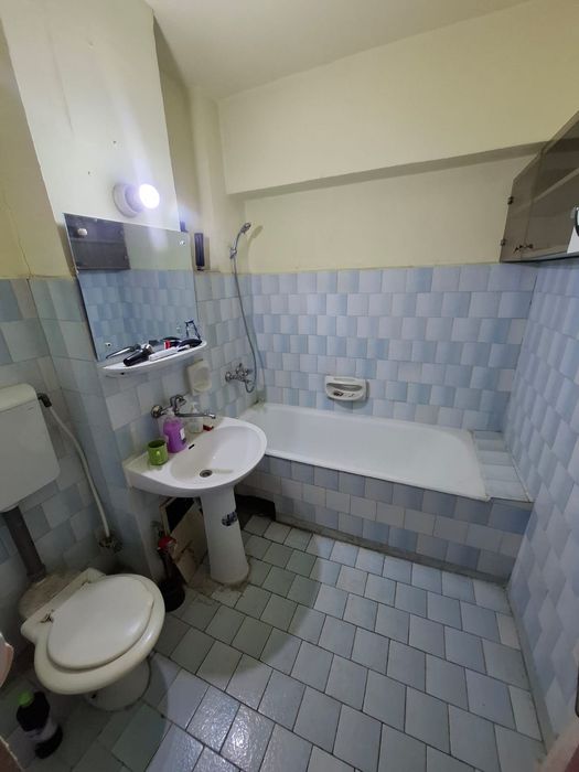 Primesc doi băieți/bărbați în chirie, apartament decomandat 3 camere, 2 băi, balcon, în Craiova, lângă MacDonalds