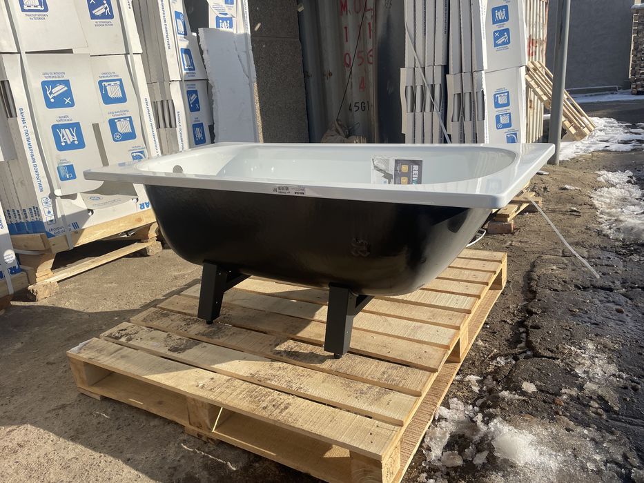 Ванны российского производства сталные и чугунный. Сантехника.