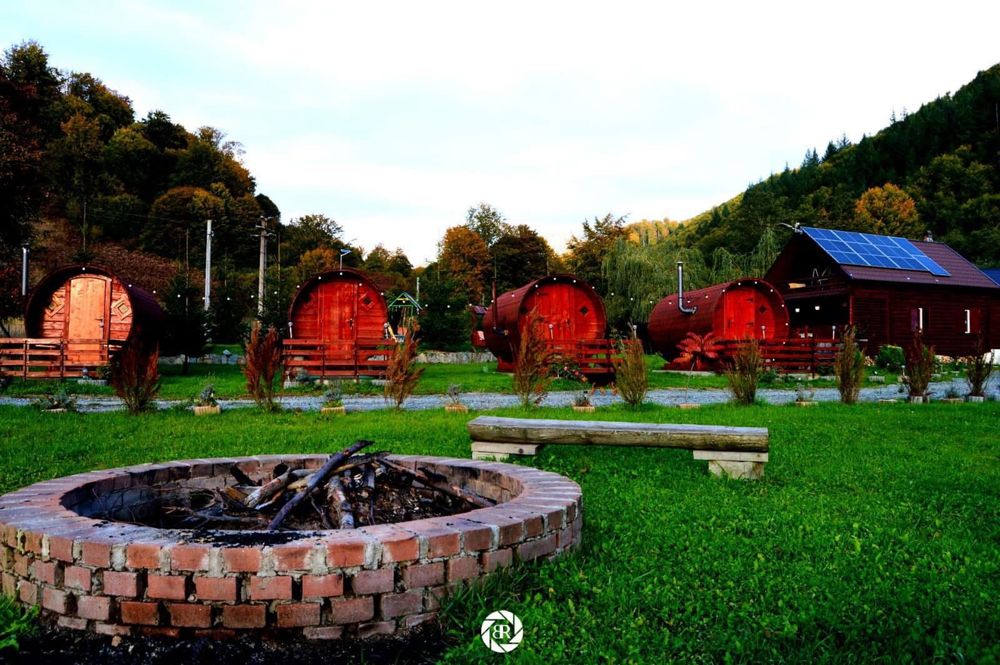 Cabana de închiriat Munții Țibleș | 5 camere | Ciubăr | Piscină | BBQ | ATV & biciclete