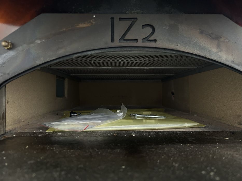 Cuptor pizza napoletana, vitrina inghetata, masa rece pizza