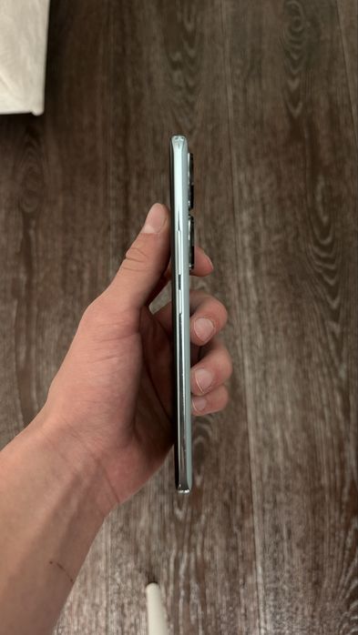 Honor 90 в идеальном состоянии