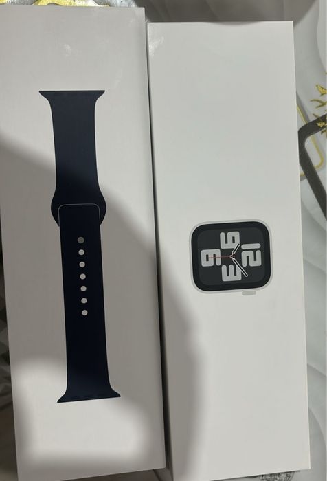 Apple Watch SE 2 (40mm, GPS) — почти новый!