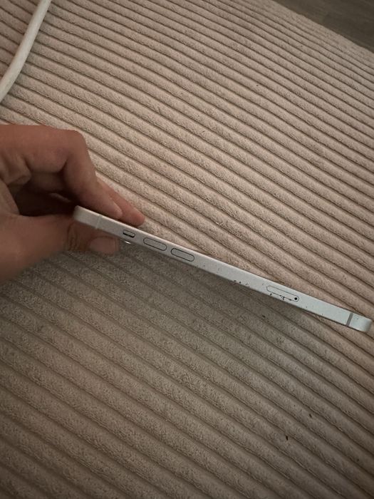Iphone 15 plus 85% baterie