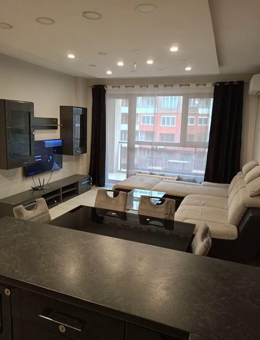 Дава се под наем Двустаен апартамент в София, Студентски град - 78 кв.м за 715 € - Снимка #1