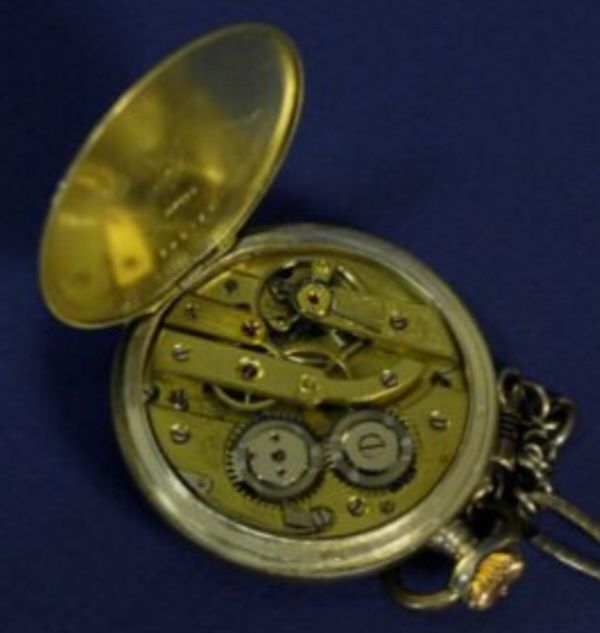 Карманные серебряные часы