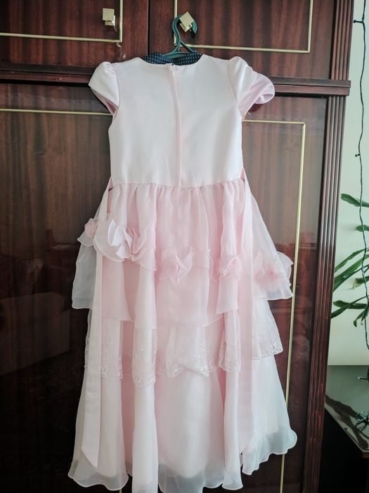 Платье на девочку 8-10 лет нарядное