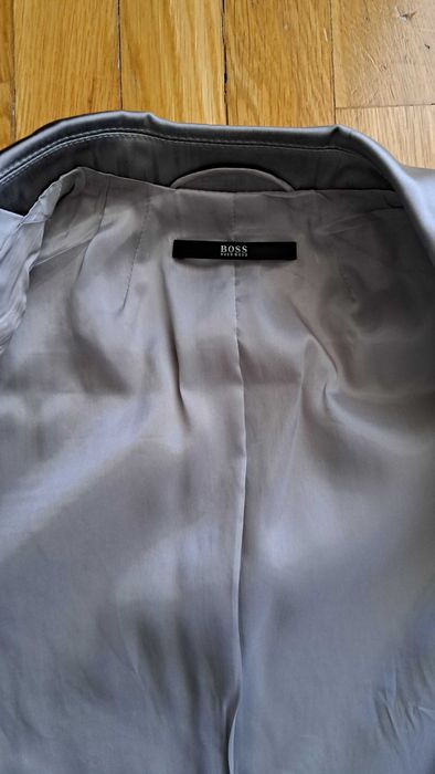 Costum dama Boss, marime XS, purtat o singura data, gri metalizat
