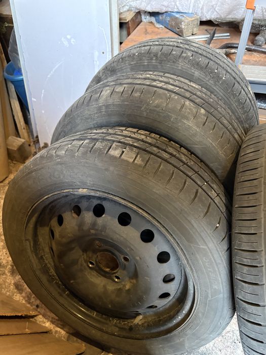 Продам комплект резины с дисками