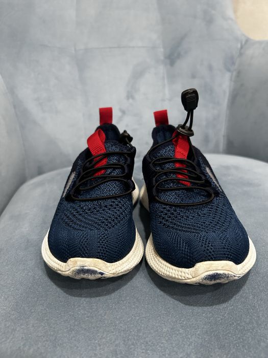 Кроссовки на 29 размер