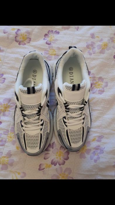 Кроссовки новые 38 размер