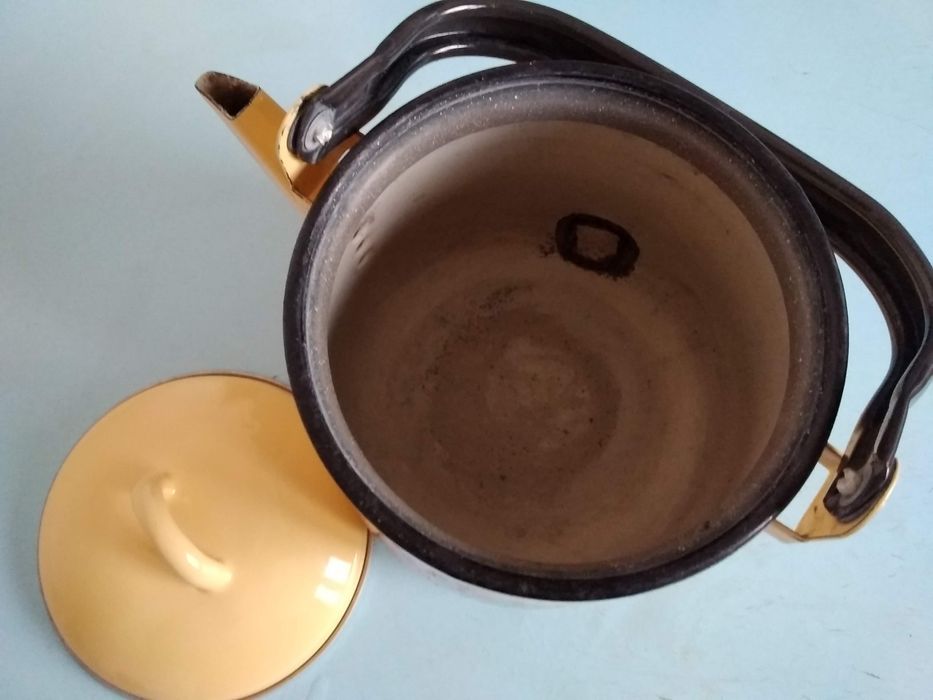 Чайники и ведра эмалированные